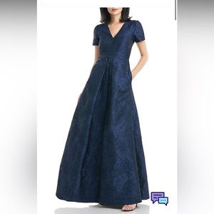 Kay Unger V-Neck Capped Sleeve Jacquard Gown